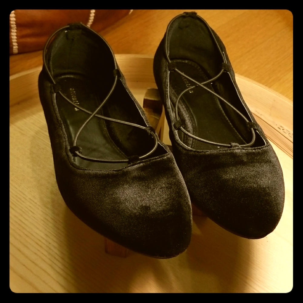 Strappy Velvet Velour Black Pointed Flats